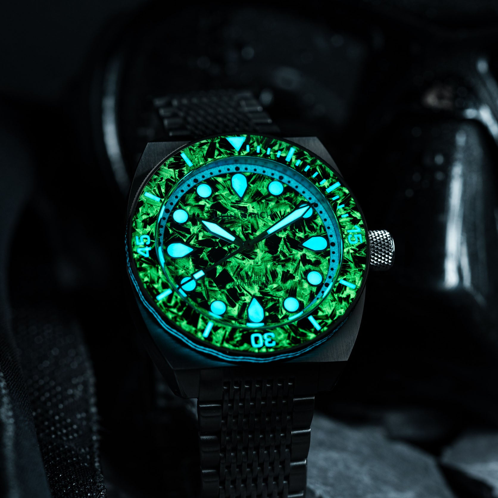 Taucher Lume Infused Forged Carbon - HEINRICH watches